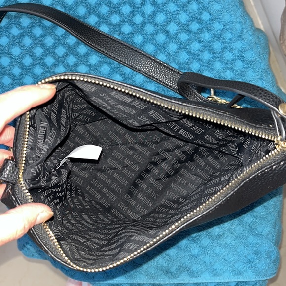 Steve Madden Black Gold Hardware Leather Crossbody Purse - Picture 8 of 9